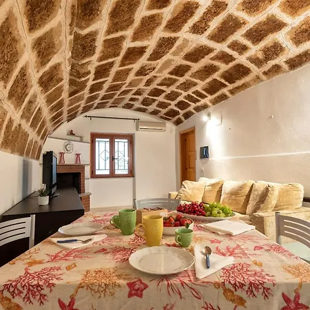 La Via Della Ruota Apartment